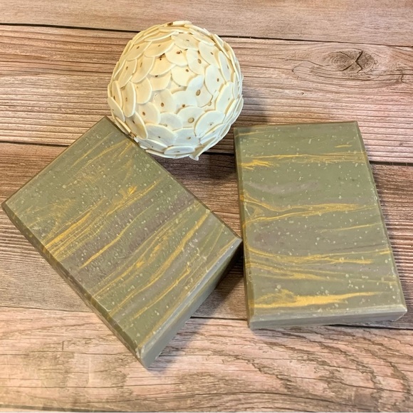 Hand Crafted Artisan Vegan Soap in Rich Magnolia Colors with Coconut Milk - Picture 6 of 7